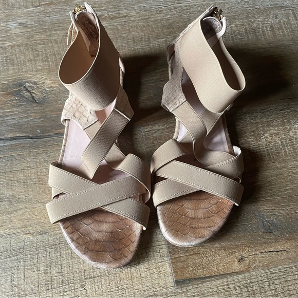 Stuart Weitzman Leather Strappy Gladiator Sandals in Tan - Picture 2 of 7